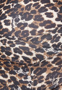 ONLY Curve ONCTHEA FEVER LIFECITY - Calções - black