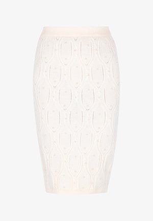 Pletená tužková sukně v krémové barvě, se strukturovaným vzorem s oválnými tvary a drobnými perličkami, zakončená žebrovaným pasem.