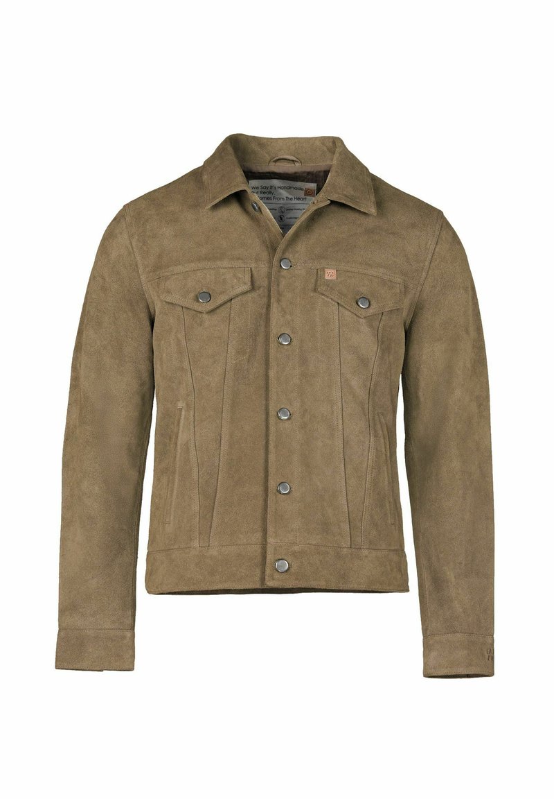 Jachetă maro din piele întoarsă cu guler, nasturi tip capse, două buzunare la piept și cusături laterale. Dispune de un material texturat și un design simplu.