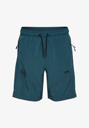 Turkisblå træningsshorts med elastisk talje, sorte snore, lynlåslommer i siden og sorte trykte logoer på forreste venstre og højre ben.