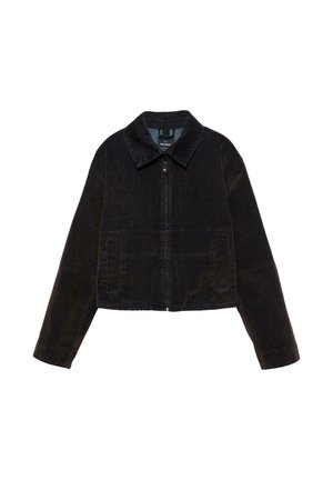 Črna skrajšana denim jakna z ostrim ovratnikom, sprednjim zapiranjem na zadrgo in dvema stranskima žepoma. Mehka tekstura s subtilnim toniranim vzorcem.