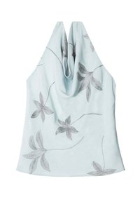 Haut sans manches bleu clair avec un décolleté drapé, présentant des motifs floraux argentés et une texture de tissu fluide.