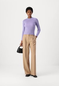 KARL LAGERFELD Džemperis - sweet lavender/deep purple