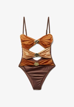 Eendelig badpak van bruine, beige en oranje satijnen stof met drie gouden siergespjes en uitsnijdingen aan de voorkant.