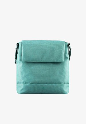 Borsa a tracolla in tessuto verde con patta pieghevole, tracolla regolabile e logo impresso nella parte inferiore, caratterizzata da una texture liscia.