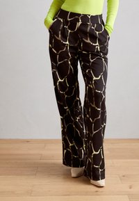 b.young BYRizetta - Broek - black mix