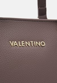 Valentino Bags NEVER - Maisiņveida soma - taupe