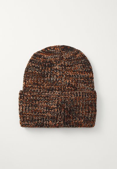Must beanie mustas, oranžides ja pruunides toonides. Omab volditud sääret ja tekstureeritud mustrit, valmistatud pehmest ja soojast lõngast.