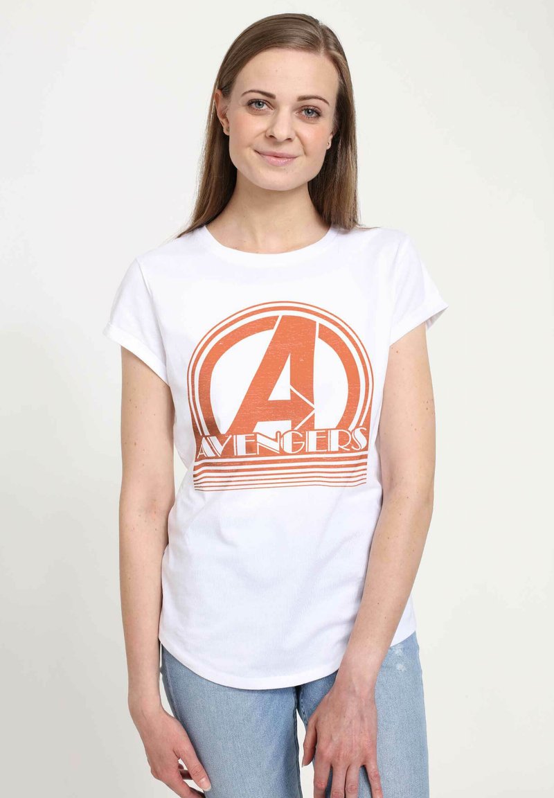 Biała bawełniana koszulka z krótkim rękawem, z okrągłym dekoltem, z pomarańczowym logo "A" oraz napisem "AVENGERS". Luźny krój.