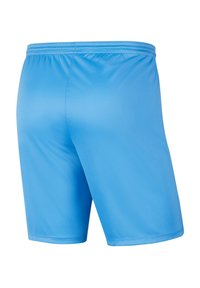Shorts de sport bleus avec une taille élastique, fabriqués dans un matériau lisse et léger. Présentent un design simple sans motifs visibles.