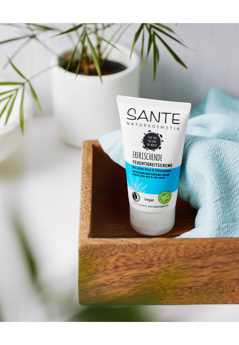 Sante REFRESHING MOISTURISING CREAM ORGANIC ALOE VERA & CHIA SEEDS -  Gesichtscreme - Zalando