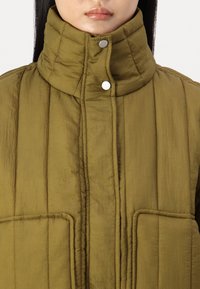 ONLY ONLMAYDA QUILTED JACKET - Chaqueta de invierno - nutria