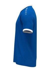 Blauwe poloshirt met een witte kraag, korte mouwen en vijf knoopdetails op de schouder. Glad textuur en atletische snit.