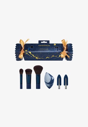 Real Techniques, EVERYDAY SLAY MINI BRUSH & SPONGE SET - Set de brosses à maquillage