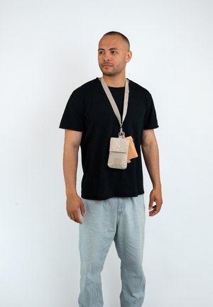 JUNO - Phone pouch - sand