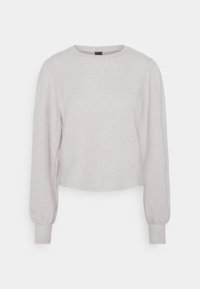 Světle šedý svetr s dlouhým rukávem a kulatým výstřihem, mírně nafouklé rukávy a žebrované manžety, vystavený na bílém pozadí.