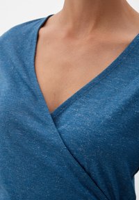 s.Oliver ZUM WICKELN - Langarmshirt - ozeanblau
