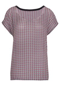 Kortsleeve topp i lättviktsmaterial med ett upprepande hjärtformat mönster i nyanser av röd och vit, med en svart rundad halsringning.