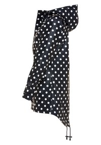 Schwarzer wasserdichter Regenmantel mit großen weißen gepunkteten Mustern, Kapuze und Kordelzug am Saum. Hergestellt aus glattem, glänzendem Material.