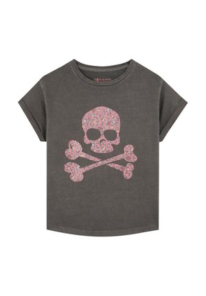 Camiseta gris de manga corta con un gráfico central de calavera y tiburones florales en color rosa. Tela de algodón suave y casual con un dobladillo redondeado.