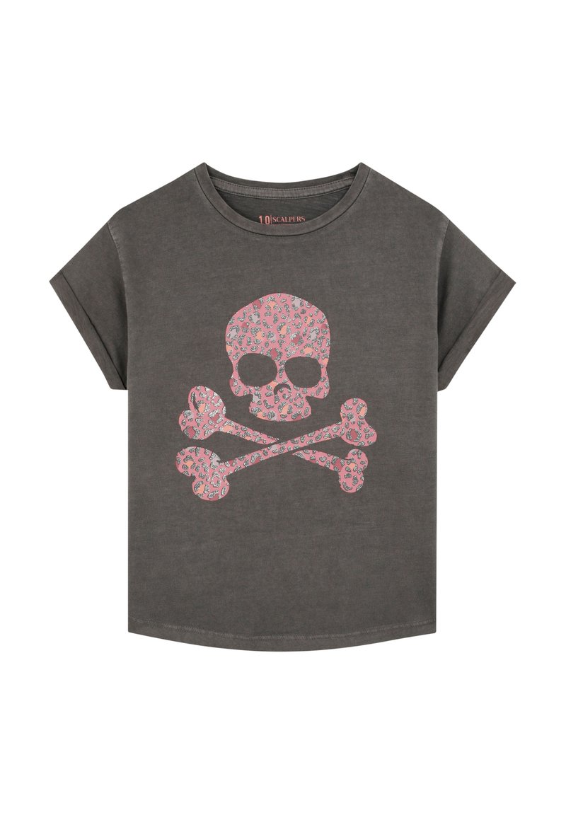 Grå kortærmet t-shirt med et pink blomsteret skull og korsrør grafik i midten. Blødt, afslappet bomuldsstof med en rund kant.