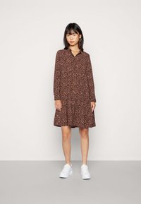 JDY PIPER - Vestido camiseiro - chocolate brown