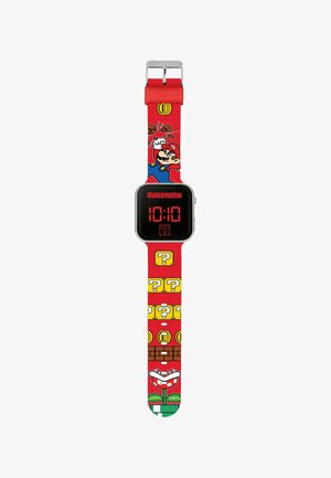 Digitale klok met een zwart rechthoekig scherm en rode LED-display, met een levendige rode band versierd met Super Mario-afbeeldingen en patronen.