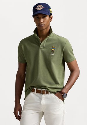 - Koszulka polo