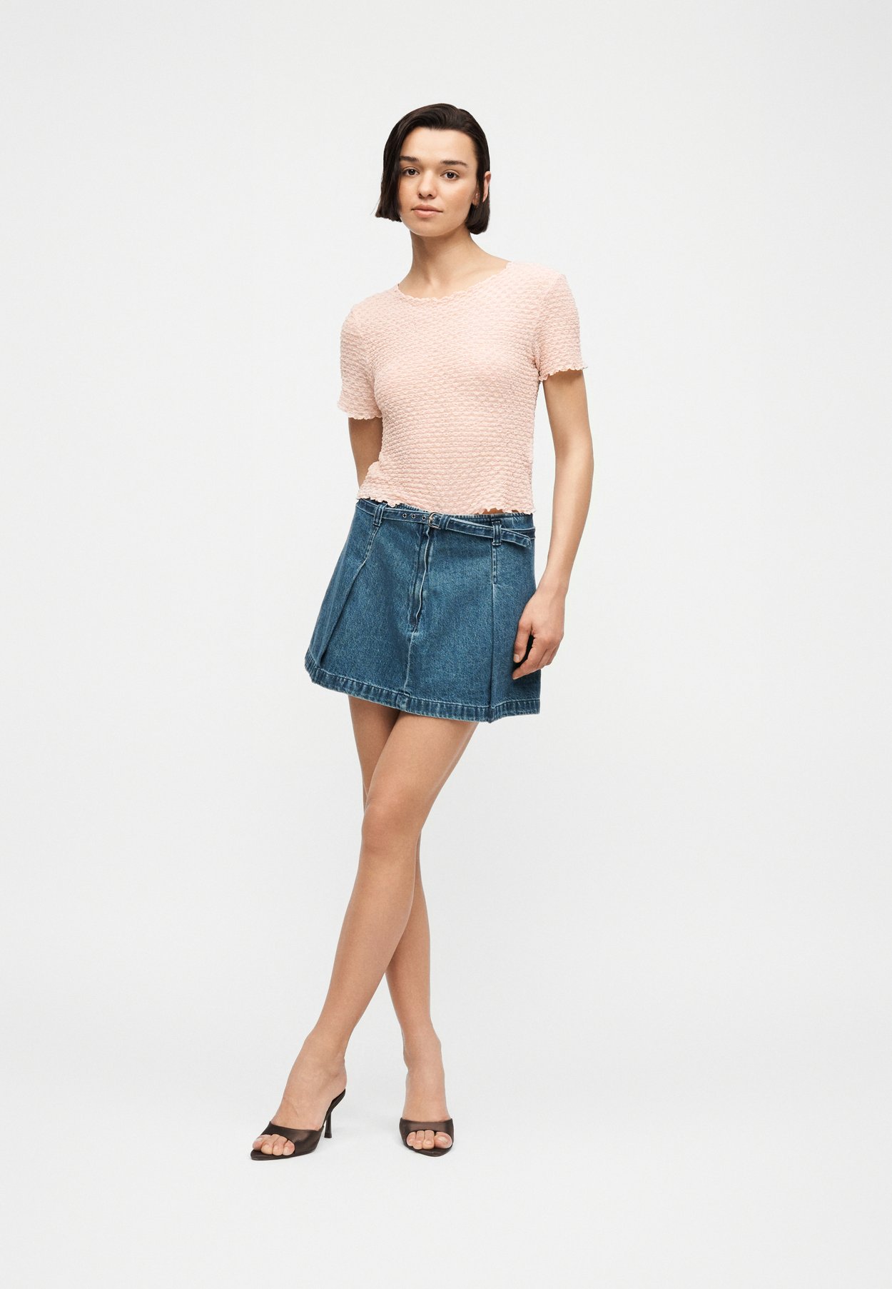 ONLDELILAH O NECK