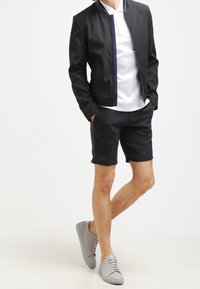 HUGO Tunn jacka - black