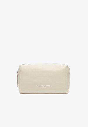 Beżowa kosmetyczka o prostokątnym kształcie, gładkiej fakturze, z zamknięciem na zamek oraz logo drukowanym na białym tle z przodu.