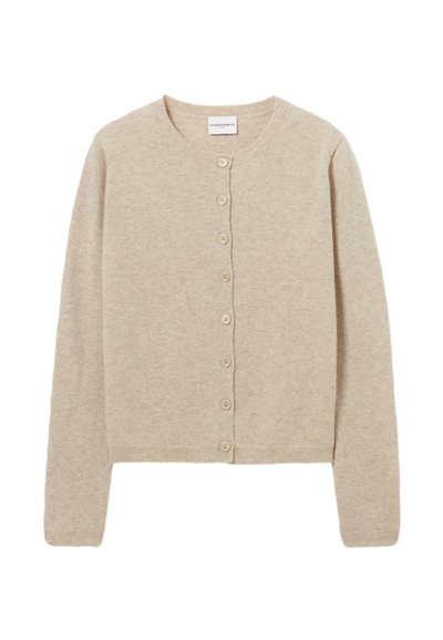 Cardigan en maille beige avec un col rond, des manches longues et une fermeture à boutons à l'avant. Présente de petits boutons assortis et des poignets côtelés.