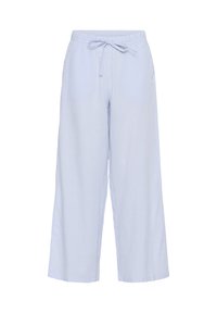Pantaloni a gamba larga azzurro chiaro con strisce bianche verticali, vita elastica con cordoncino, tessuto morbido e design alla caviglia.