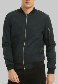 Non sélectionné, marine