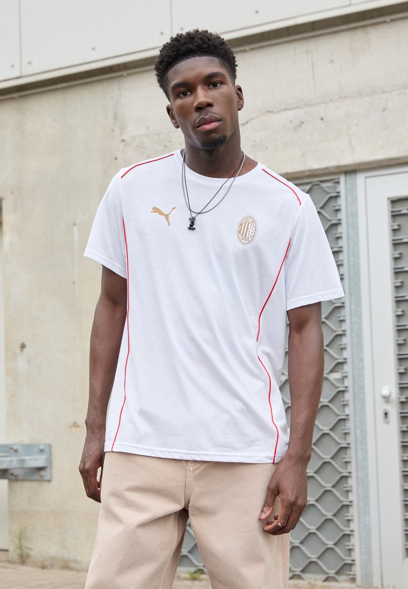 Puma AC MILAN CASUALS TEE - Sports T-shirts - white/red