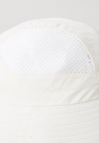 The North Face SUMMER RUN BUCKET UNISEX - Hatte - white dune