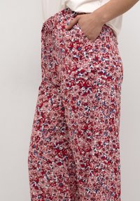 Cream CRROSINA - Pantalon classique - flower print