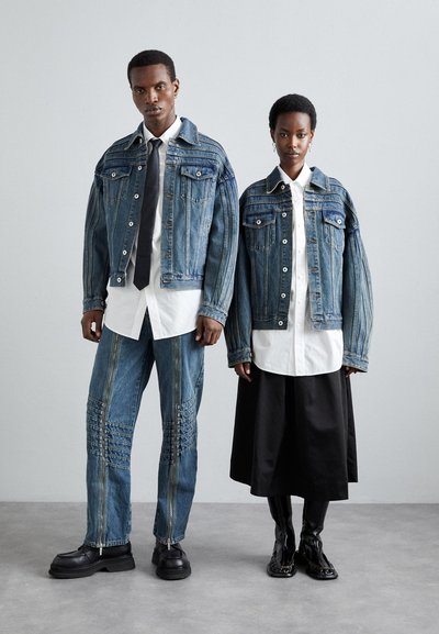 Feng Chen Wang DECONSTRUCTION OVERSIZED JACKET UNISEX - Chaqueta vaquera - blue
