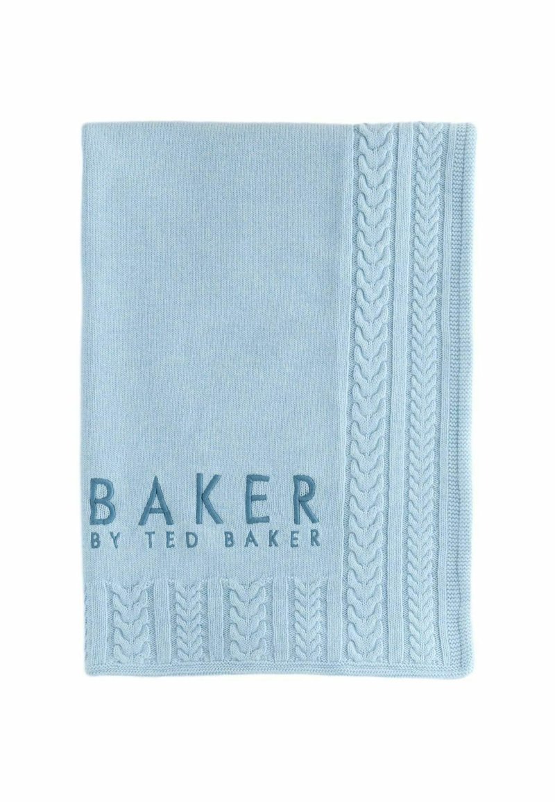 Šviesiai mėlynas pledas su pintomis detalėmis ir įspaustu tekstu „BAKER BY TED BAKER“ kontrastingoje spalvoje. Minkšta tekstūra.