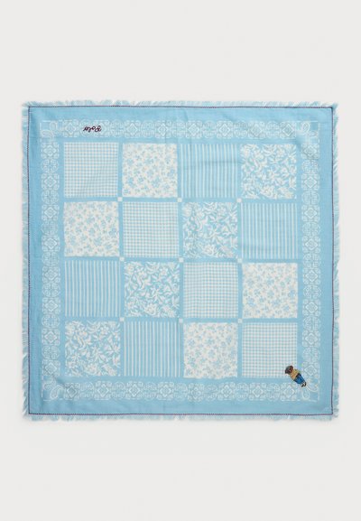 Világoskék pamut négyzet alakú sál különböző mintákkal, virágmintákkal és csíkokkal. Kifinomult szegélyek kis hímzett díszítéssel.