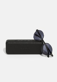 ic! berlin MIKI - Gafas de sol - black/grey