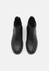 Pier One UNISEX - Botines bajos - black