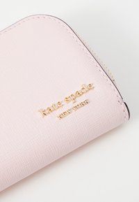 kate spade new york DEVIN BIFOLD WALLET - Peňaženka - pastry pink