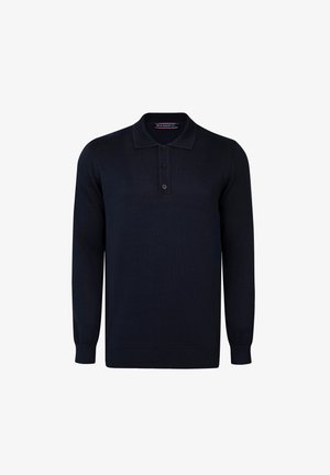 Tumedate sinine pikkade varrukatega polo sviiter, valmistatud peenest koetööst, millel on soonikkoes krae, kolmest nööbist koosnev nööbirea ning tekstuuriline viimistlus.
