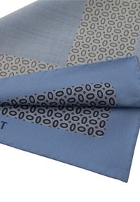 Sciarpa blu a motivi geometrici in marrone scuro e marrone chiaro, realizzata in un tessuto liscio, con contrasto di texture e blocchi di colore.