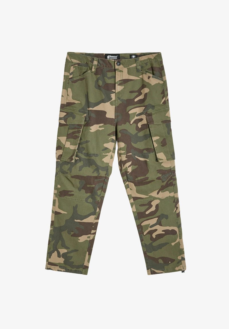 Spodnie cargo w kamuflażu, w kolorach zielonym, brązowym i beżowym, z czterema kieszeniami i prostym krojem. Wykonane z trwałego materiału.