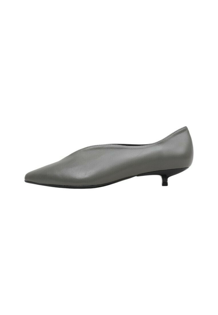 Gray leather kitten heel shoe with a pointed toe design, smooth texture, and a small heel, suitable for formal or semi-formal wear.
