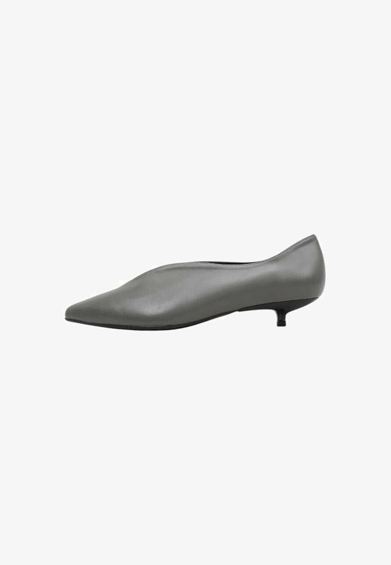 Gray leather kitten heel shoe with a pointed toe design, smooth texture, and a small heel, suitable for formal or semi-formal wear.