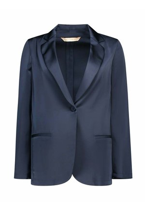 Blazer da donna blu navy con risvolti in satin, chiusura con un solo bottone e due tasche frontali a filetto, esposto su uno sfondo bianco.