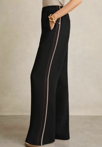 Reiss Pantaloni sportivi - black